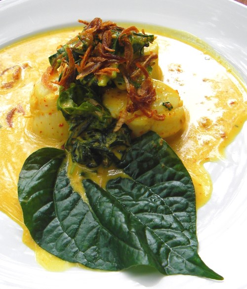 Curried Scallop with Wild Pepper leaf4